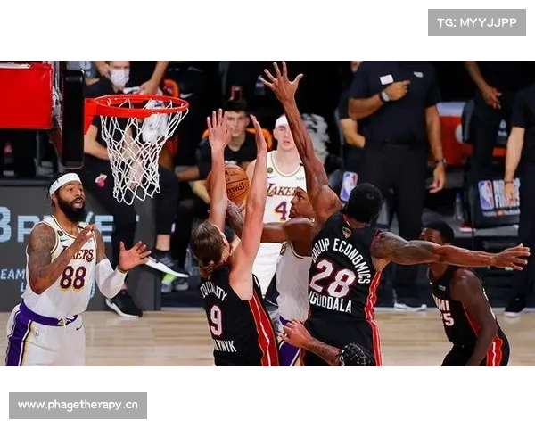 NBA总决赛终迎巴特勒爆发,热火绝境前扳回一城 NBA总决赛终迎巴特勒爆发,热火绝境前扳回一城